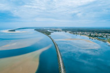 Harrington Breakwall 'ın 3 kilometre uzunluğundaki hava manzarası. Harrington, Yeni Güney Galler, Avustralya