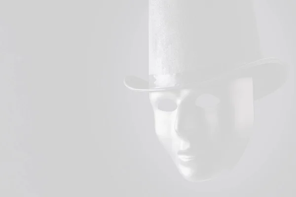 Maschera Nera Viso Primo Piano Indossando Cappello Cilindro Nero Sfondo — Foto Stock