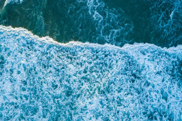 Schönes Muster Aus Weißem Schaum Aus Der Meereswelle — Stockfoto
