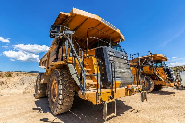 Primo Piano Grande Dumper Camion — Foto Stock