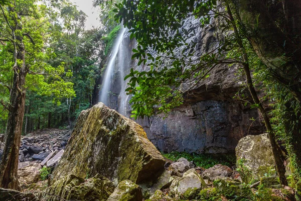 Vodopád Mokré Skály Džungli — Stock fotografie