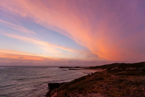 南オーストラリアのビーチポートの海のビーチで美しい輝く夕日 — ストック写真