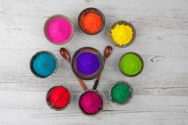 Polvo Colorido Vibrante Holi Tazas Dispuestas Círculo Con Dos Tazas — Foto de Stock