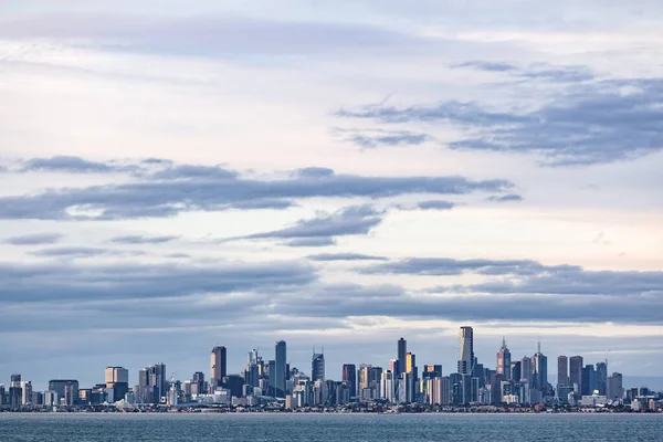 Port Phillip Sularından Dusk Taki Melbourne Cbd Silueti Melbourne Avustralya — Stok fotoğraf