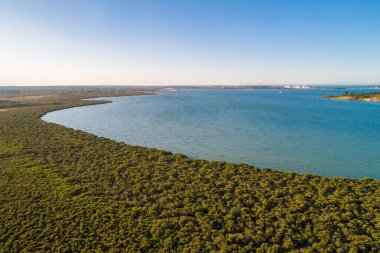 Western Port Bay 'in kıyı sulak alanları - hava manzarası