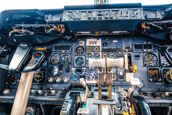 Oude Cockpit Van Vliegtuigen Close Met Vele Meters Juk — Stockfoto