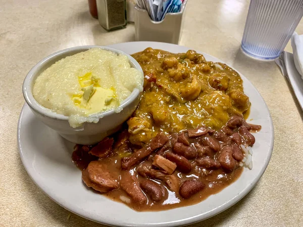 Crawfish Etouffee Red Beans Rice Grits Plate Traditional New Orleans — Stock Photo, Image