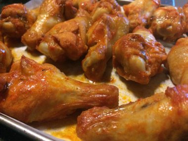 Yemek içkiye karşı - küfür manzarası