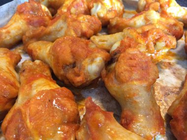 Yemek içkiye karşı - küfür manzarası