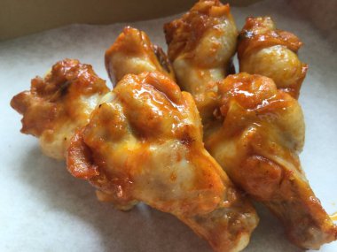 Yemek içkiye karşı - küfür manzarası