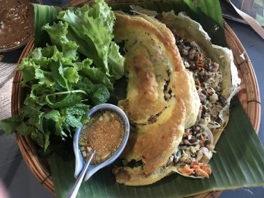 Yemek içkiye karşı - küfür manzarası