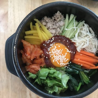 Yemek içkiye karşı - küfür manzarası