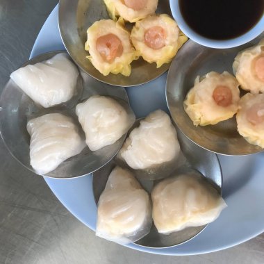 Yemek içkiye karşı - küfür manzarası