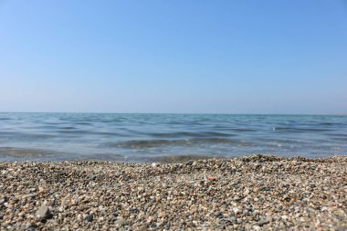 Kum ve deniz manzarası