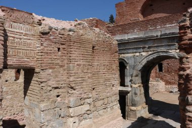 Türkiye 'den Bursa / Iznik' e tarihi bina