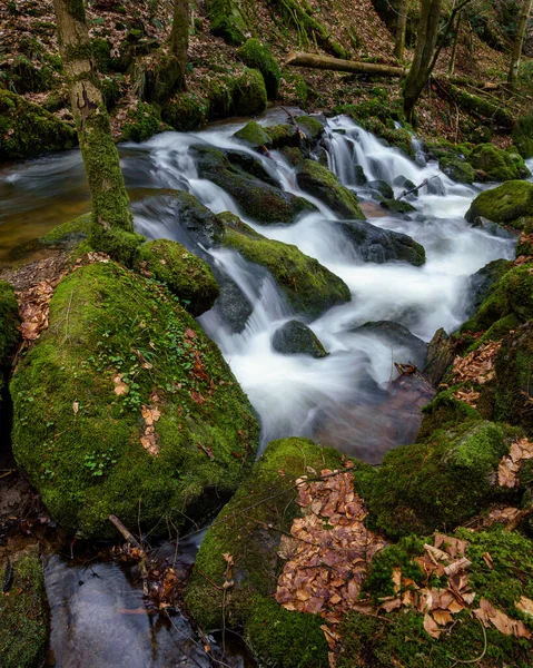 Gertelbachwasserfall Schwarzwald Mit Bemoosten Steinen Und Orangefarbenen Blättern Herbst — Stockfoto