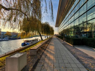 Wolfsburg 'daki Volkswagen / VW otomobil fabrikası.