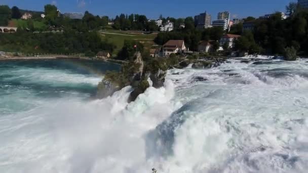 Rhyne Falls Rheinfall Schaffhausen Szwajcaria Słoneczny Dzień Tęczą Nad Wodą — Wideo stockowe