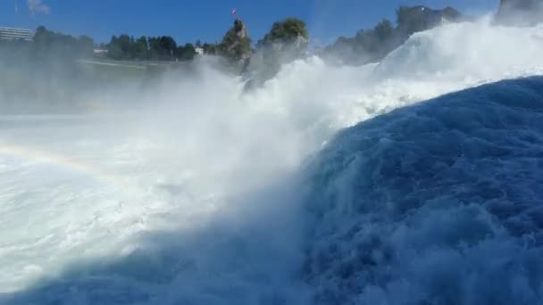 瑞士沙夫豪森的Rhyne Falls Rheinfall 是一个阳光灿烂的日子 它是欧洲最大的瀑布 — 图库视频影像