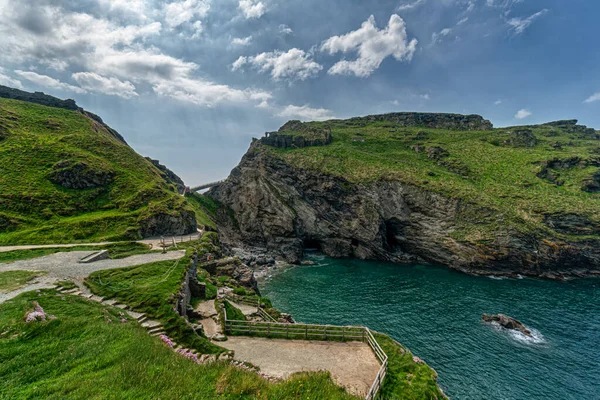 Güney Cornwall 'daki Tintagel Kalesi harabesi Kral Arthur, Ulusal Güven, İngiltere, İngiltere ve İngiltere efsanesiyle bağlantılı.