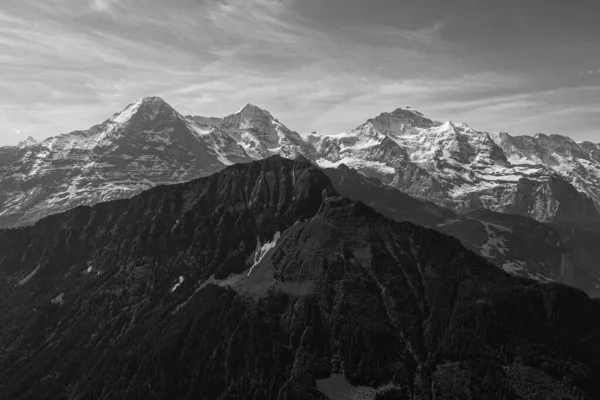 วพาโนรามาของเท อกเขาแอลป สจาก Schynige Platte ใกล เขา Jungfrau ในสว ตเซอร — ภาพถ่ายสต็อก