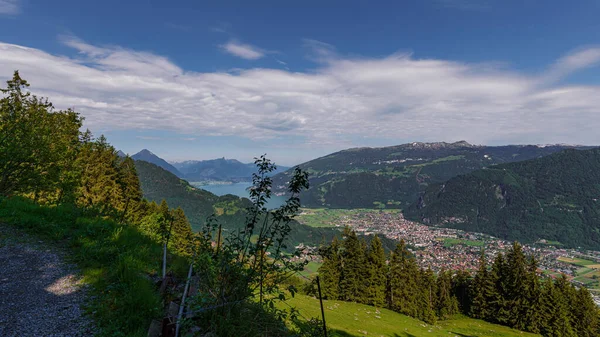 从瑞士Jungfrau山附近的Schynige Platte俯瞰瑞士阿尔卑斯山全景 — 图库照片