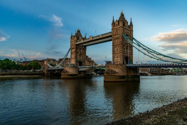 Tower Bridge London, Thames nehri üzerinde eski bir köprü, İngiltere, İngiltere