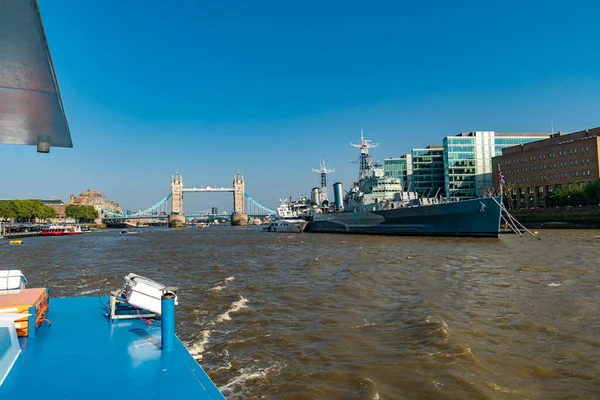 Vista Una Nave Lungo Tamigi Fino Alla Hms Belfast Tower — Foto Stock