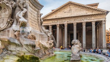 Roma, İtalya - 02 Ekim 2018: Panthenon, eski bir Roma Tapınağı şimdi bir Katolik kilisesi. En yüksek kubbeli binalardan biri..