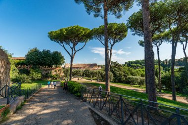 Roma, İtalya - 03 Ekim 2018: Roma, İtalya 'da Platine Hill ile Forum Romanum