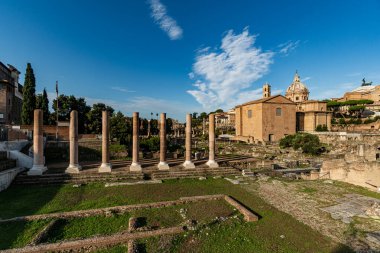 Roma, İtalya - 03 Ekim 2018: Roma, İtalya 'da Palatine Tepesi ile Romanum Forumu