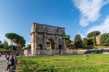Roma, İtalya - 03 Ekim 2018: Kolezyum Roma, İtalya 'da büyük bir amfitiyatro