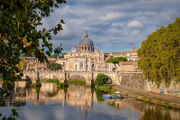 Roma Itália Outubro 2018 Uma Vista Longo Rio Tibre Direção — Fotografia de Stock