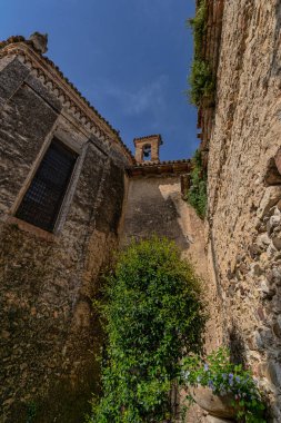 Sirmione manzaralı Lago di Garda (Garda Gölü) kasabası. İtalya 'nın Lombardiya bölgesinde turizm beldesi