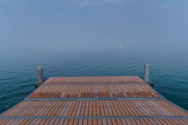 Lombardy, İtalya 'daki güzel Garda Gölü (Lago Di Garda) manzarası