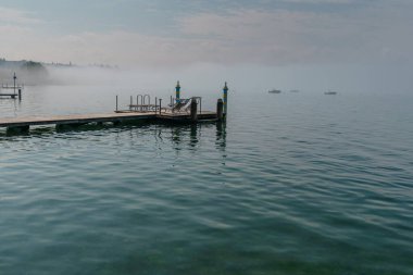 Lombardy, İtalya 'daki güzel Garda Gölü (Lago Di Garda) manzarası