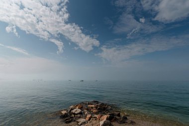 Lombardy, İtalya 'daki güzel Garda Gölü (Lago Di Garda) manzarası