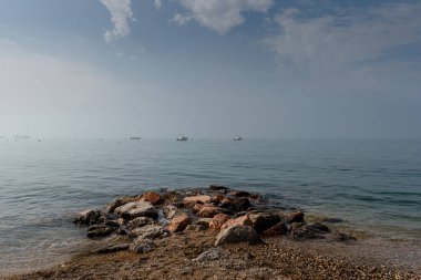 Lombardy, İtalya 'daki güzel Garda Gölü (Lago Di Garda) manzarası
