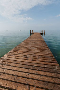 Lombardy, İtalya 'daki güzel Garda Gölü (Lago Di Garda) manzarası
