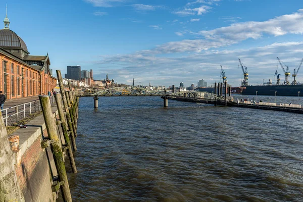 Ohromující Panoramatický Výhled Přístav Hamburk Podél Rybí Aukční Síně Fischauktionshalle — Stock fotografie