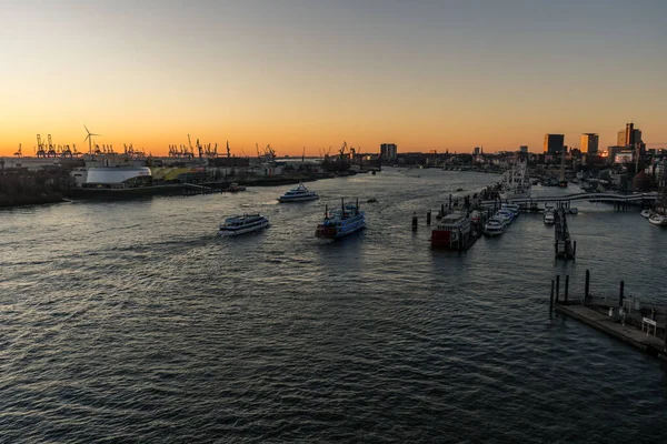 Panoramatický Výhled Přístav Hamburk Hafen City Řeky Labe Při Západu — Stock fotografie