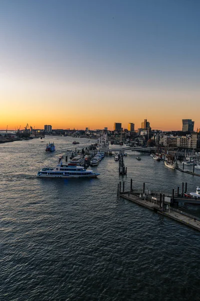 Panoramiczny Widok Port Hamburgu Mieście Hafen Nad Łabą Zachodzie Zmierzchu — Zdjęcie stockowe