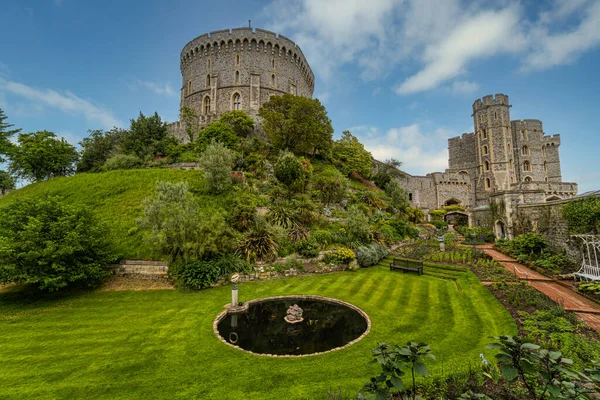 Castelo Windsor Seu Jardim Com Fundo Azul Céu Windsor Castle — Fotografia de Stock