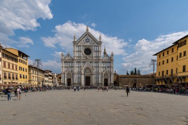 Florence, Toskana, İtalya için aynı adı taşıyan meydanında Basilica di Santa Croce (Kutsal haç Bazilika). Floransa Avrupa'nın popüler bir turistik yer.