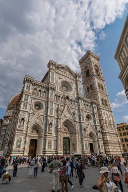Katedral Bazilikası di Santa Maria del Fiore (Çiçek Aziz Mary Bazilikası), İtalya 'nın Floransa kentinin ana kilisesi.