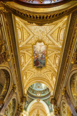 Roma, İtalya - 10 02 2018: Campo Marzio 'da Saint Anthony' nin iç mimarisi, bir Barok Katolik kilisesi, Roma, İtalya 'daki Portekiz cemaatinin ulusal kilisesi.