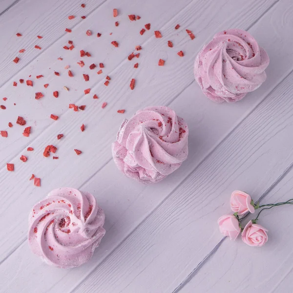 Pink Marshmallows Rose Petals General Plan — Stock Photo, Image