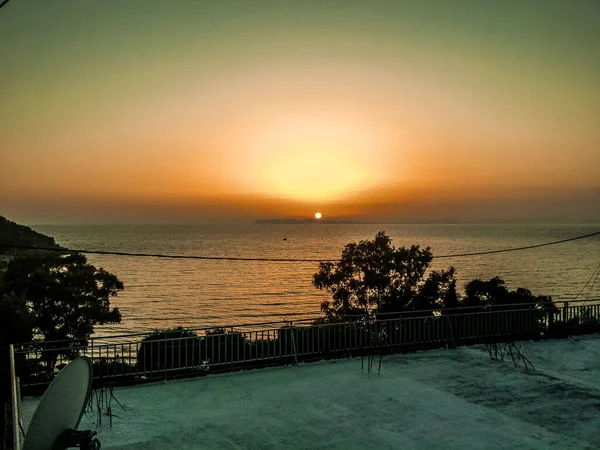 Yunanistan 'ın güzel renkli kasabaları, Parga. Yaz tatillerinde popülerdir.