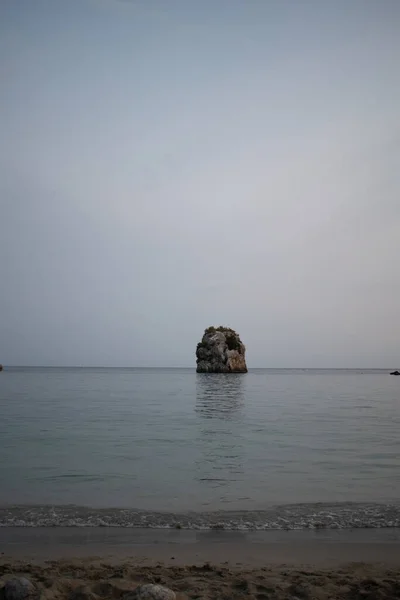 Deniz arka planında güzel gün batımı