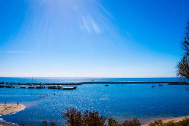 Katisma Sahili 'nin panoramik manzarası, Lefkada, İyon Adaları, Yunanistan